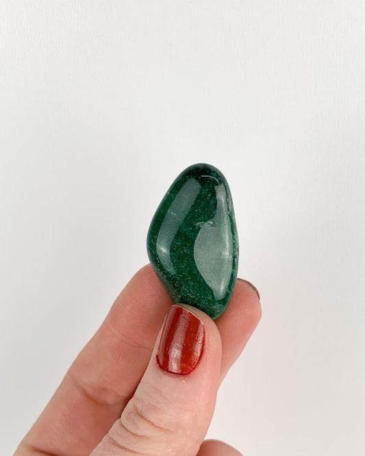 Pedra Aventurina Verde Rolada 14 a 19 gramas.