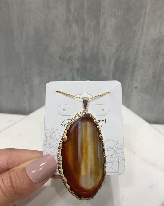 Pingente chapa de Ágata natural com eletroplate banho ouro
