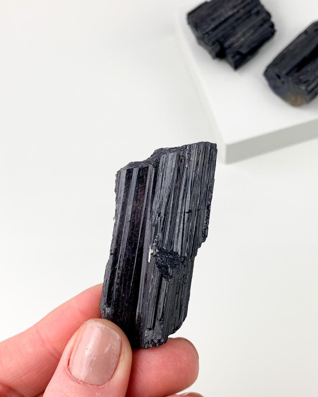 Pedra Turmalina preta bruta 31 a 55 gramas aprox.