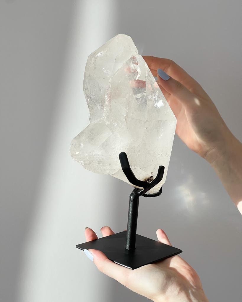 Ponta Cristal de Quartzo com Base Metal Preta 2,603 Kg aprox.