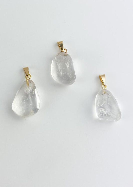 Pingente Cristal de Quartzo rolado com pino banho ouro