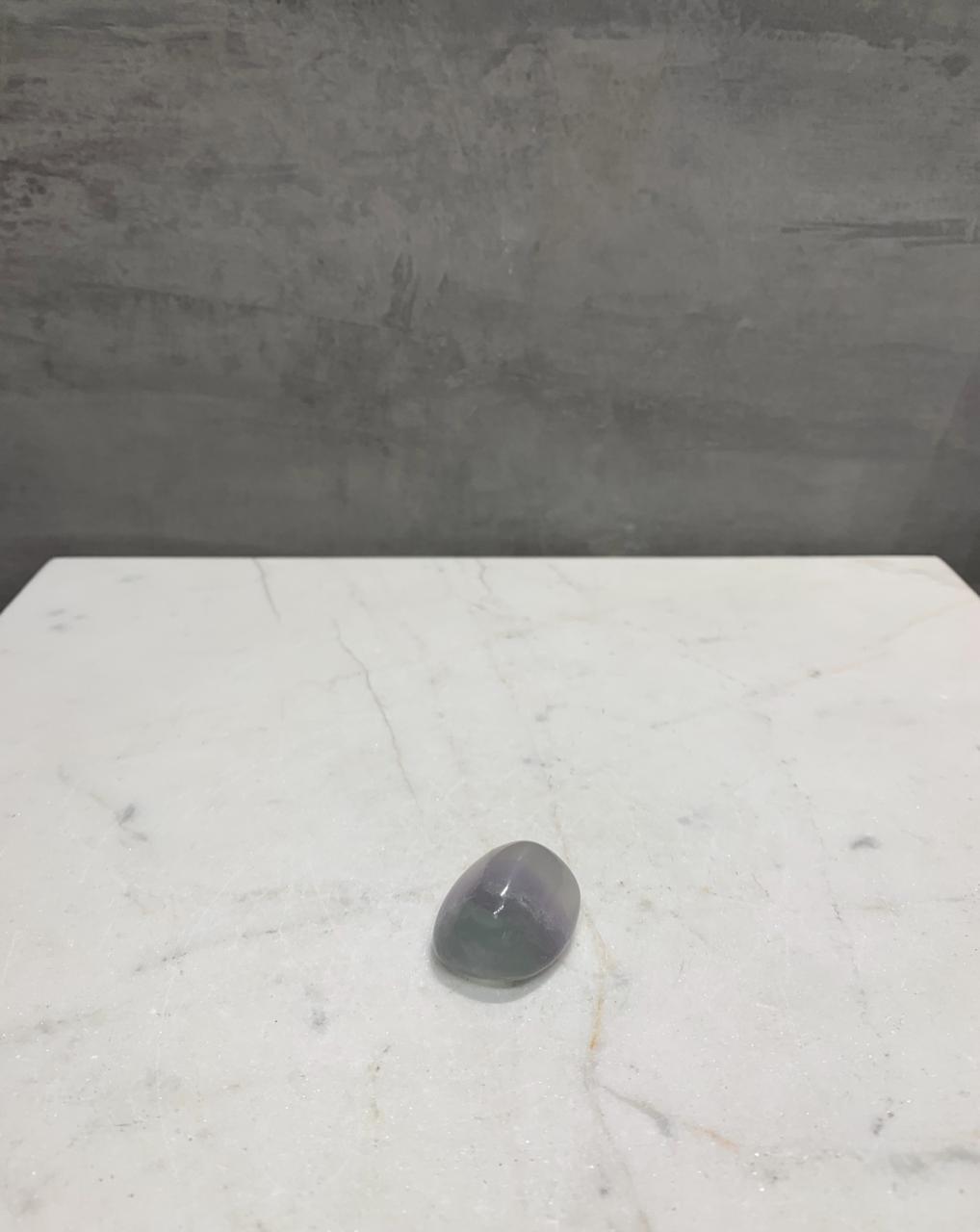 Pedra Fluorita Lavanda Rolada 11 a 14 gramas
