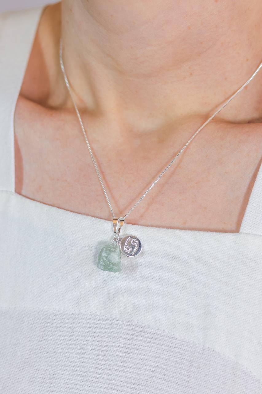 Colar Signo Câncer - Pedra Quartzo Verde Bruto banhado Prata