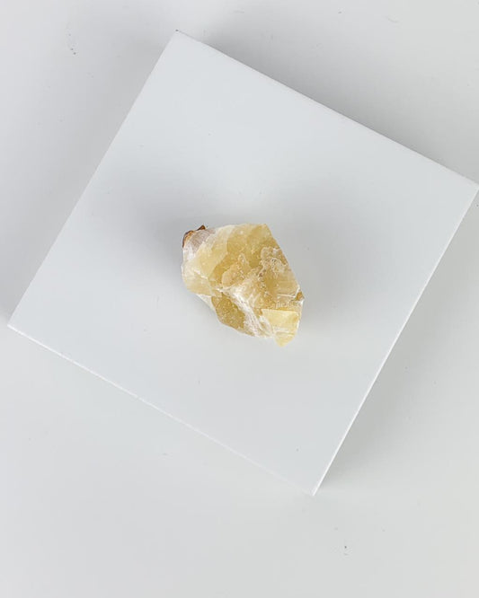 Pedra Fluorita Amarela bruta 18 a 24 gramas