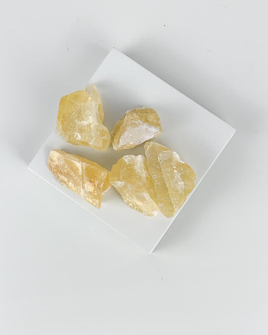 Pedra Fluorita Amarela bruta 18 a 24 gramas