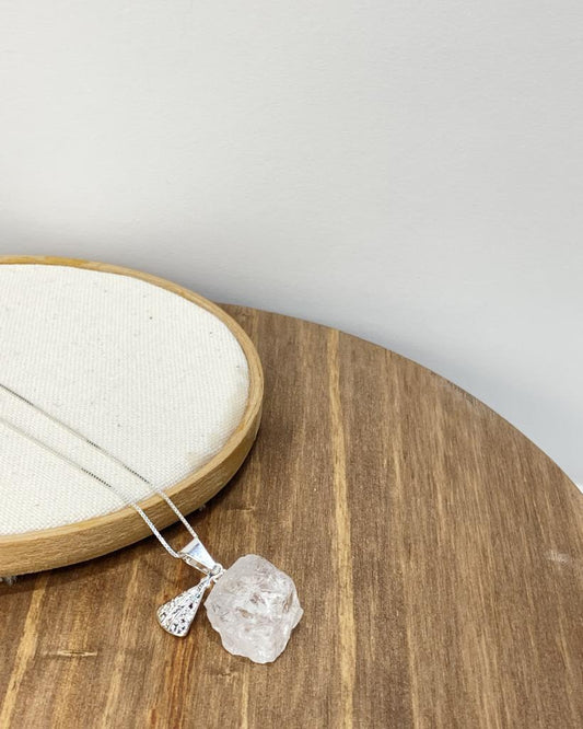 Colar Nossa Senhora com Cristal Banho Prata