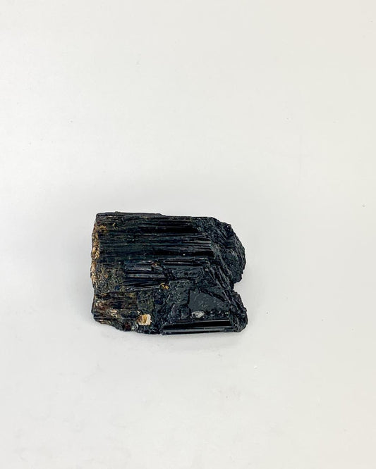 Pedra Turmalina Negra Bruta 130 a 170 gramas