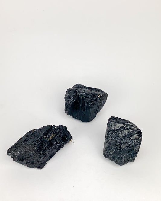 Pedra Turmalina Negra Bruta 130 a 170 gramas