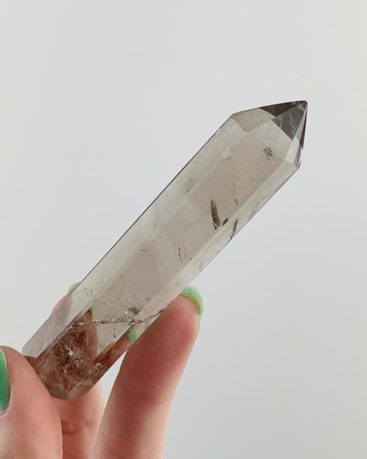 Bastão Massageador Quartzo Fumê 63 gramas