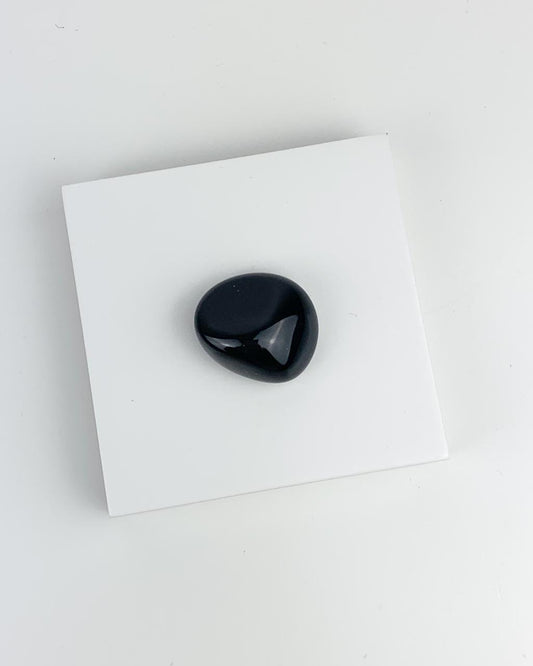 Pedra Obsidiana Arco-irís rolada 10 a 19 gramas