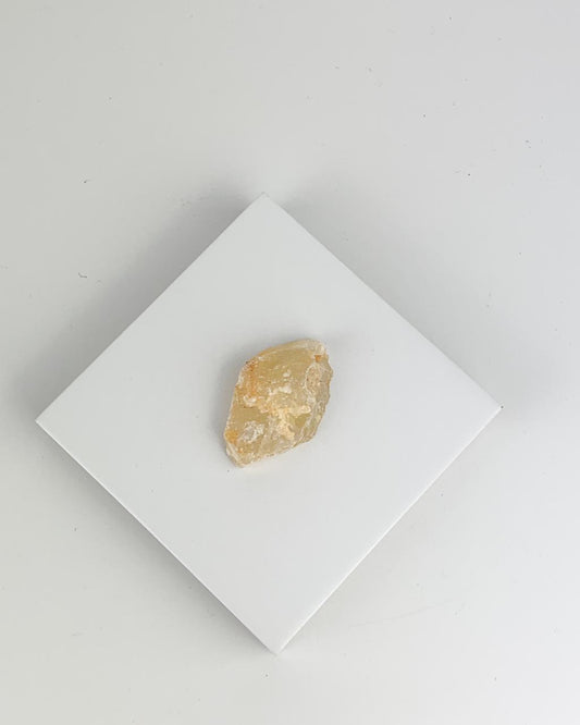 Pedra Fluorita Amarela bruta 9 a 17 gramas