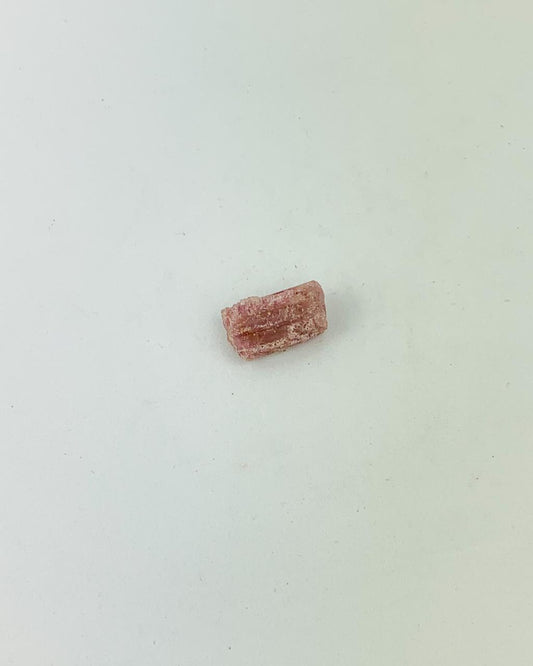 Pedra Turmalina Rubelita bruta 5 a 6 gramas aprox.