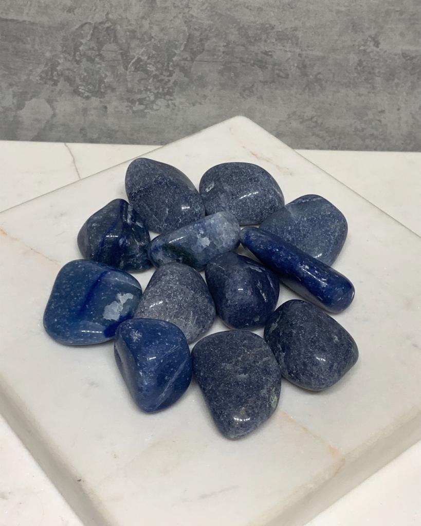 Pedra Quartzo Azul rolado 14 a 29 gramas