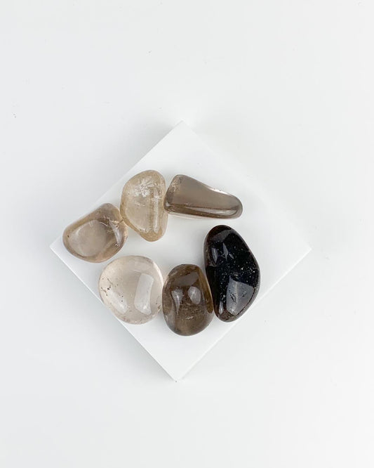 Pedra Quartzo Fumê rolado 15 a 19 gramas