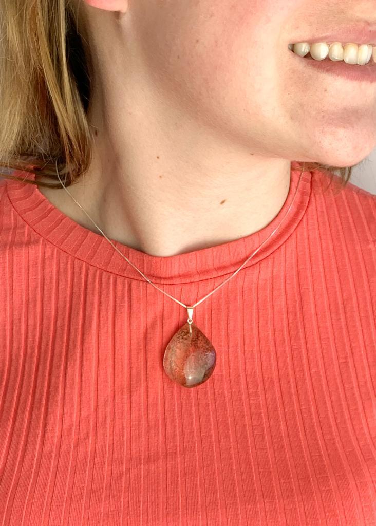 Pingente Cristal de Quartzo com Inclusão Lodolita Banhado Prata