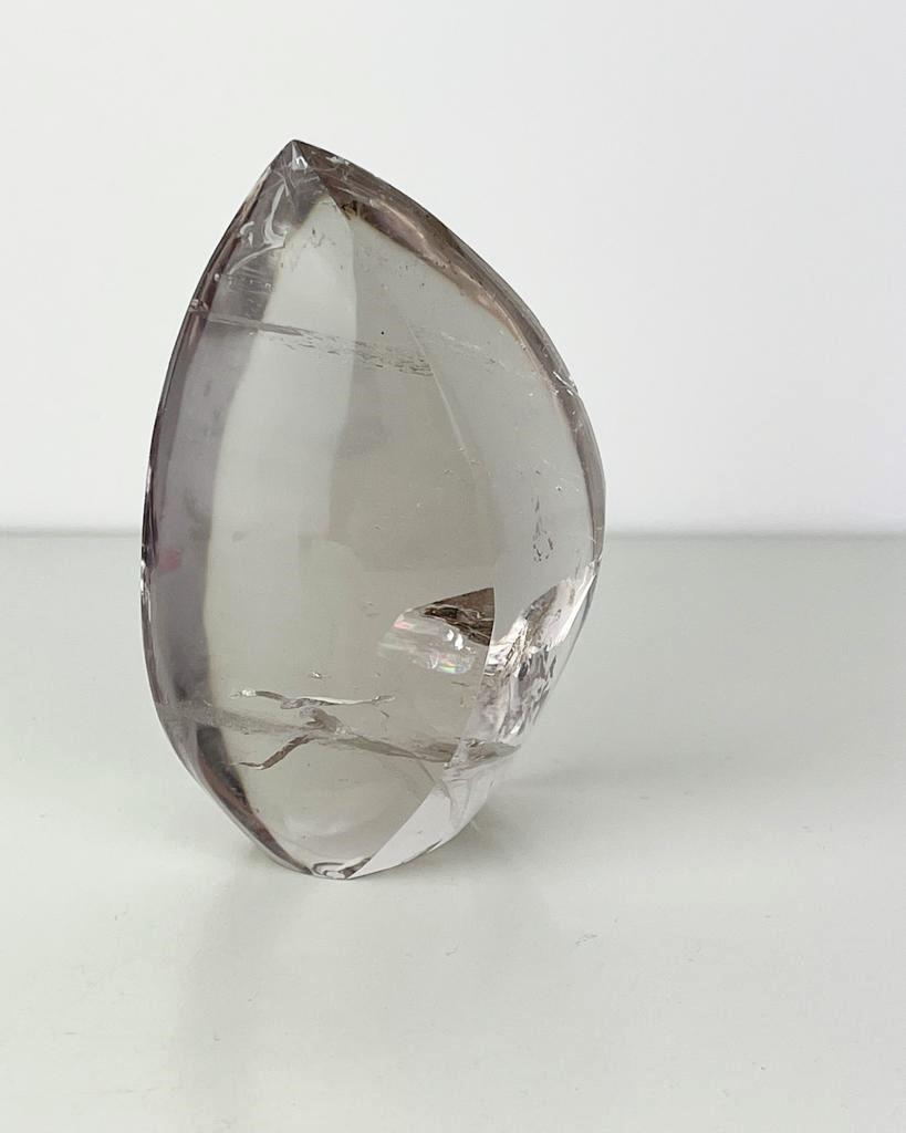 Pedra Cristal de Quartzo Forma Livre Polido 338 gramas aprox.