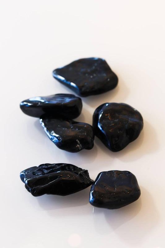 Pedra Turmalina negra rolada 20 a 29 gramas