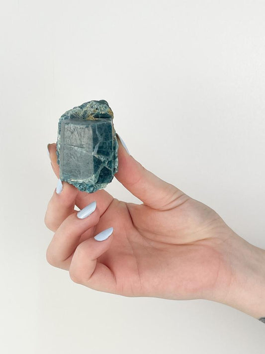 Pedra Apatita Azul Polida 150 a 170 gramas aprox.