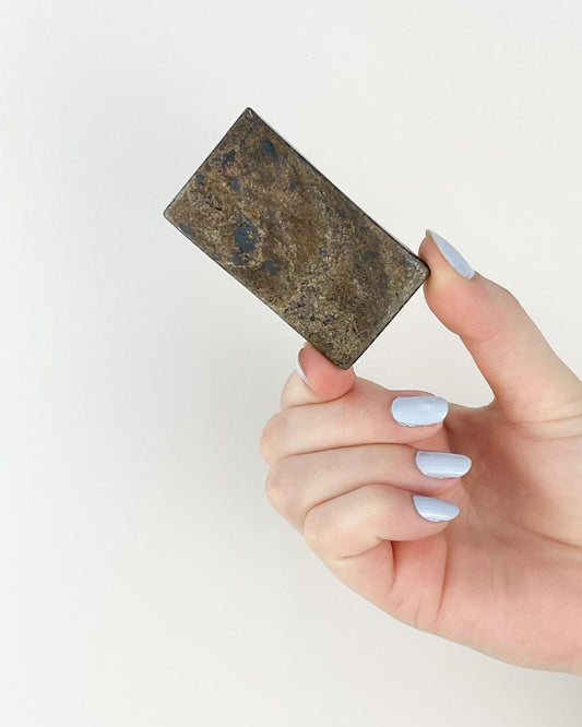 Pedra Bronzita Forma Retangular 54 a 63 gramas aprox