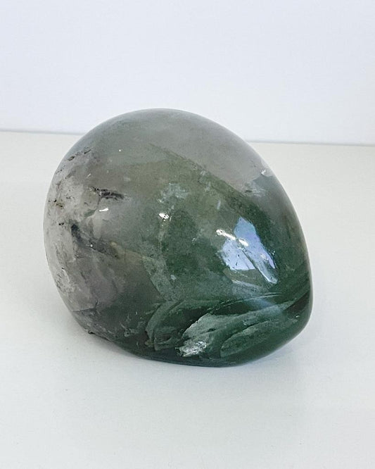 Pedra Quartzo Cristal Fantasma Polido 850 gramas aprox.