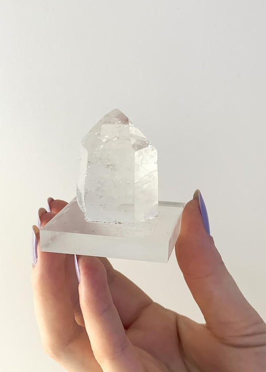 Ponta Cristal Quartzo na Base Acrílica 66 a 120 gramas aprox.