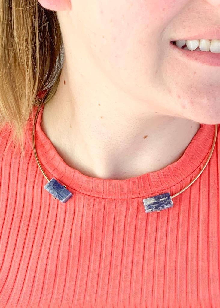Choker Cianita Azul Bruta Banho Ouro