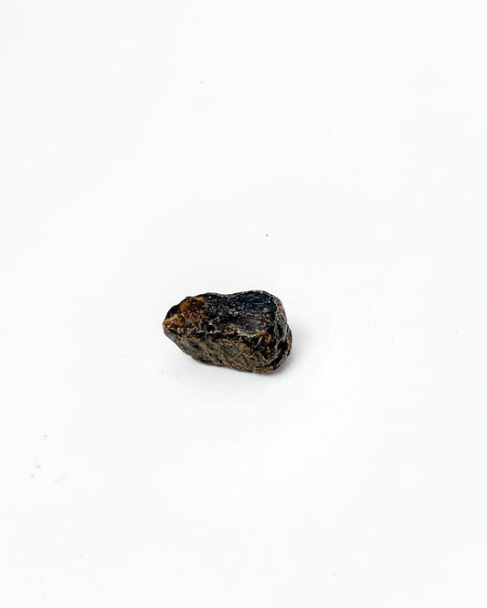 Pedra Âmbar negro bruto 2,0 a 2,9 gramas