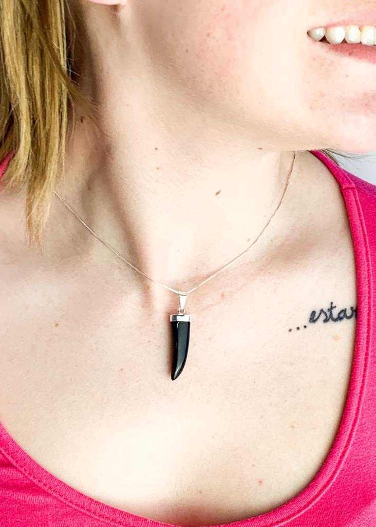 Pingente Dente Obsidiana Banho Prata