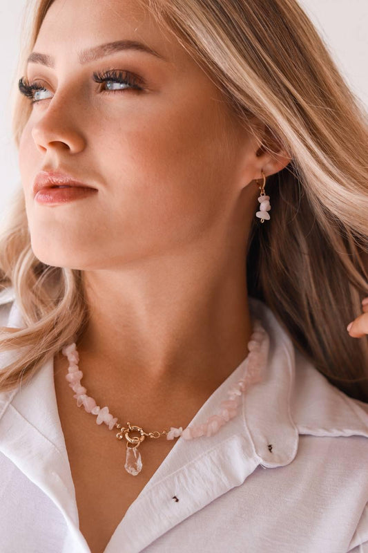 Choker Quartzo Rosa com Cristal Fecho Boia Summer Vibes Banho Ouro