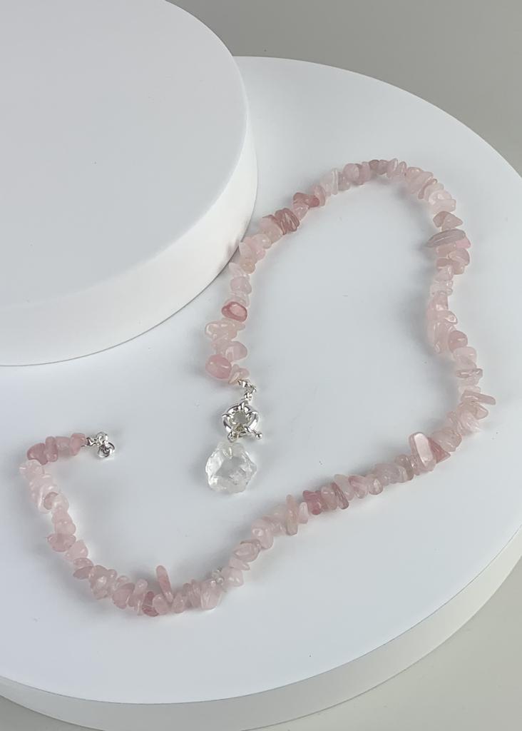 Choker Quartzo Rosa com Cristal Fecho Boia Summer Vibes Banho Prata
