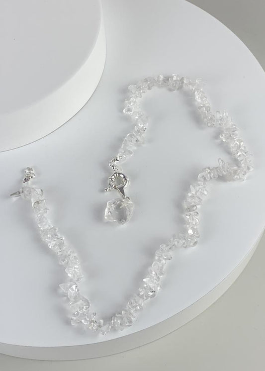 Choker Cristal de Quartzo com Fecho Boia Banho Prata