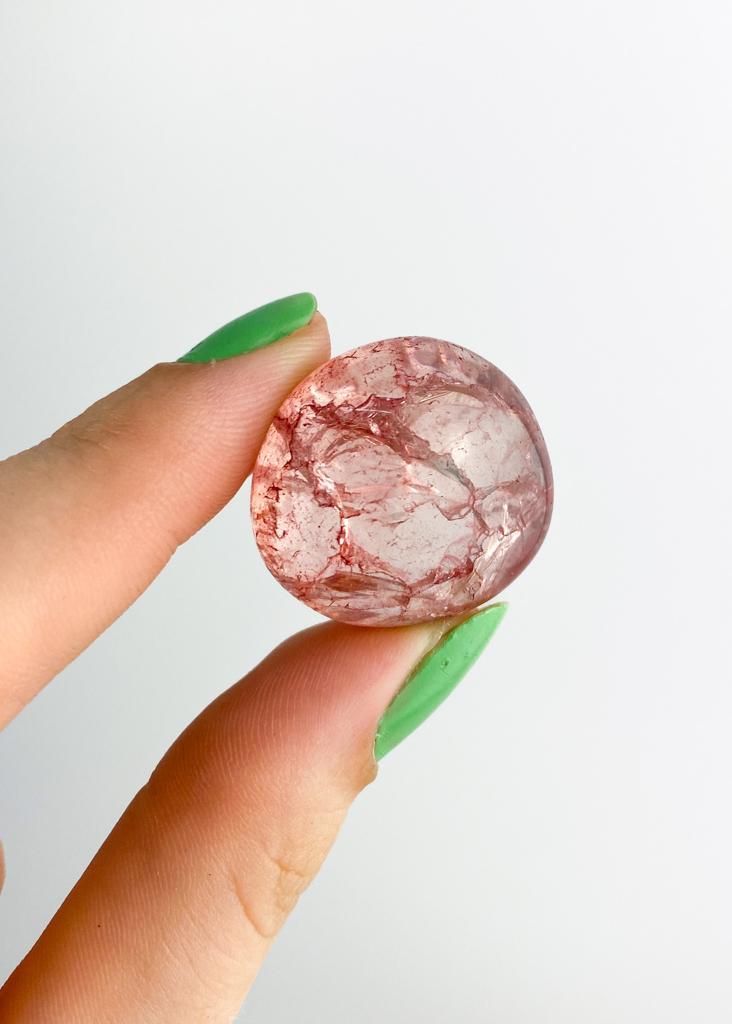 Pedra Quartzo Cristal Tingido Vermelho Rolado 10 a 16 gramas