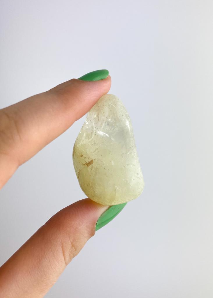 Pedra Cristal de Quartzo com Enxofre Rolado 30 a 39 gramas