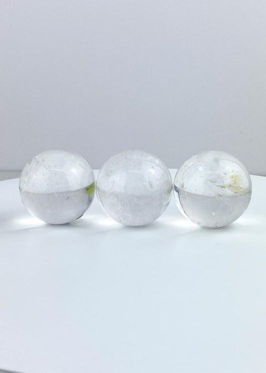 Bola Cristal de Quartzo 3,5 cm diâmetro.
