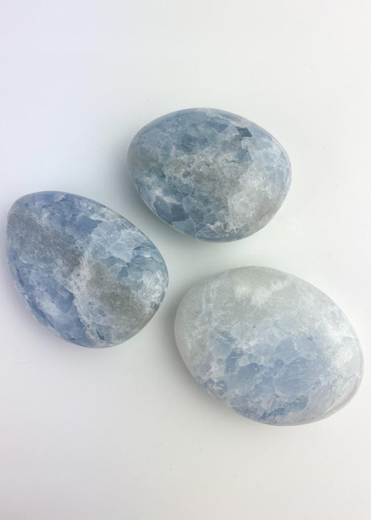 Pedra Forma de Sabonete de Calcita Azul 88 a 105 gramas