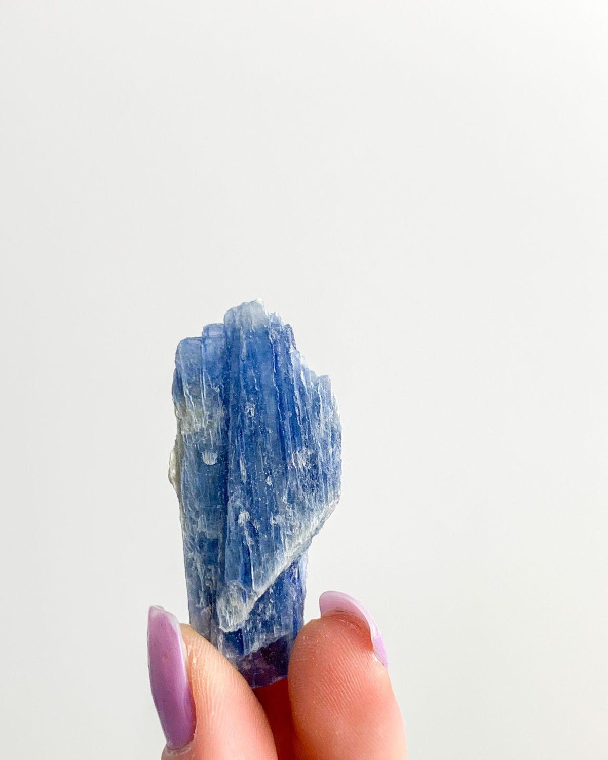 Pedra Cianita Azul bruta 10 a 20 gramas
