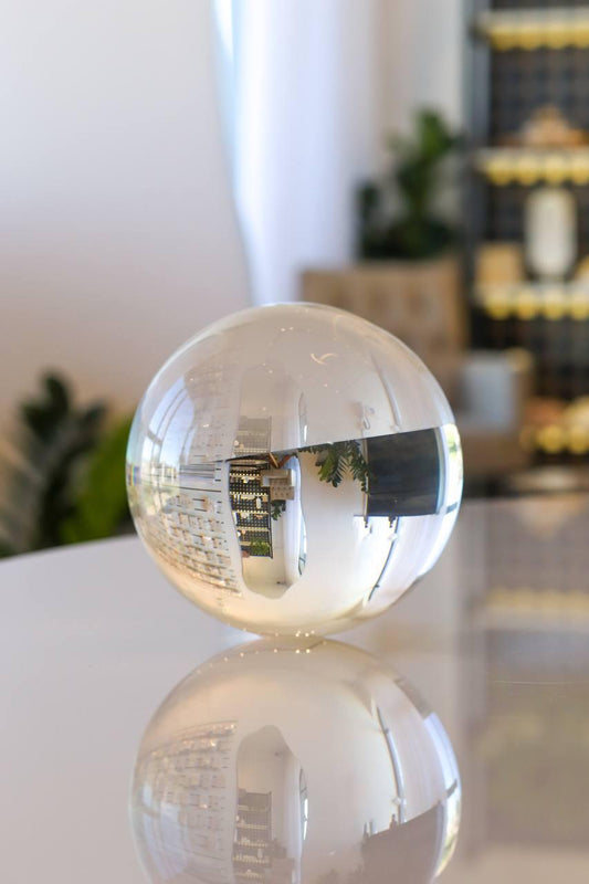 Bola Cristal Sintética na Base Madeira 12 cm diâmetro