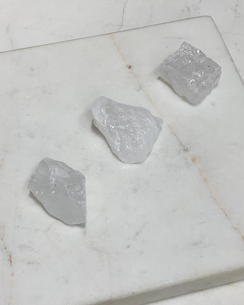 Pedra Cristal Quartzo Neve bruto 10 a 15 gramas