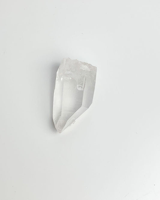 Pedra Ponta bruta Cristal Lemúria 36 a 45 gramas