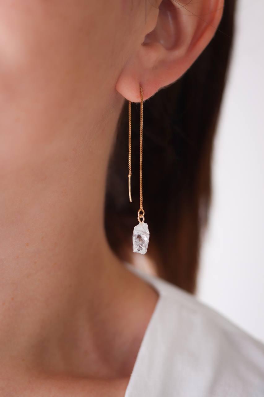 Brinco Pedra Natural Cristal Passante banhado Ouro 18k