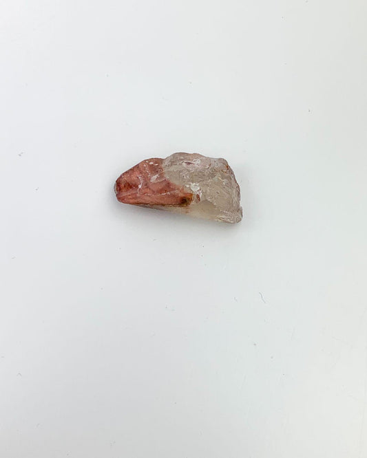 Pedra Ponta Quartzo Anfíbola bruto 15 a 19 gramas