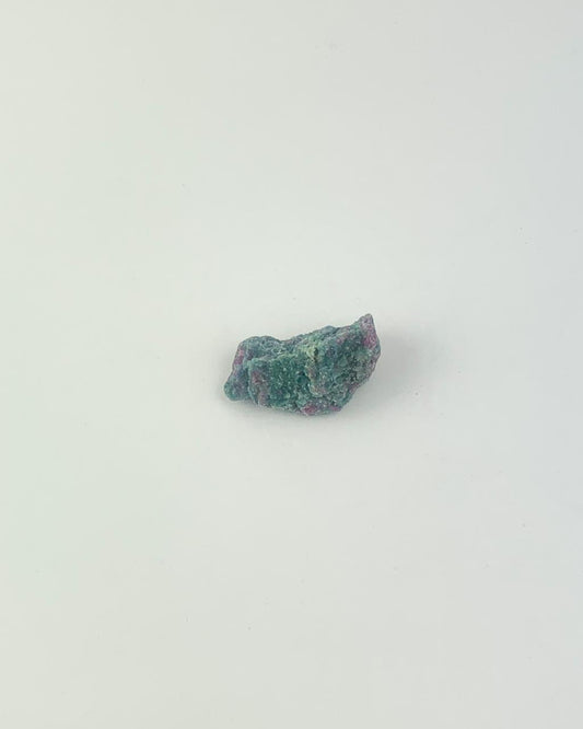 Pedra Rubi Zoisita bruto 25 a 35 gramas