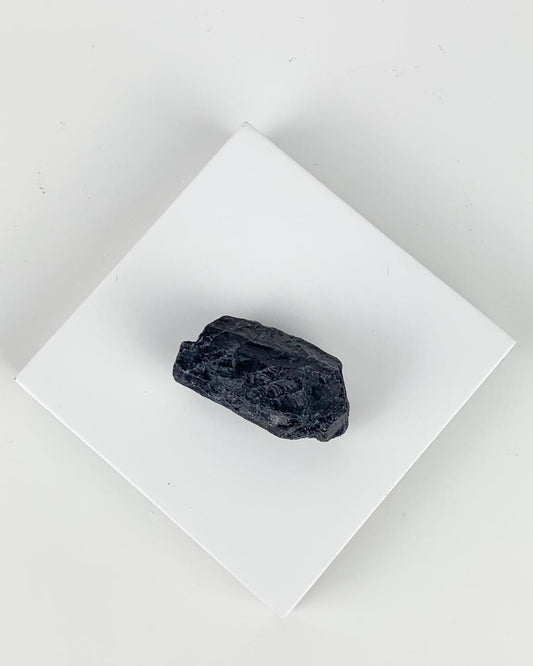 Pedra Turmalina preta bruta 20 a 25 gramas