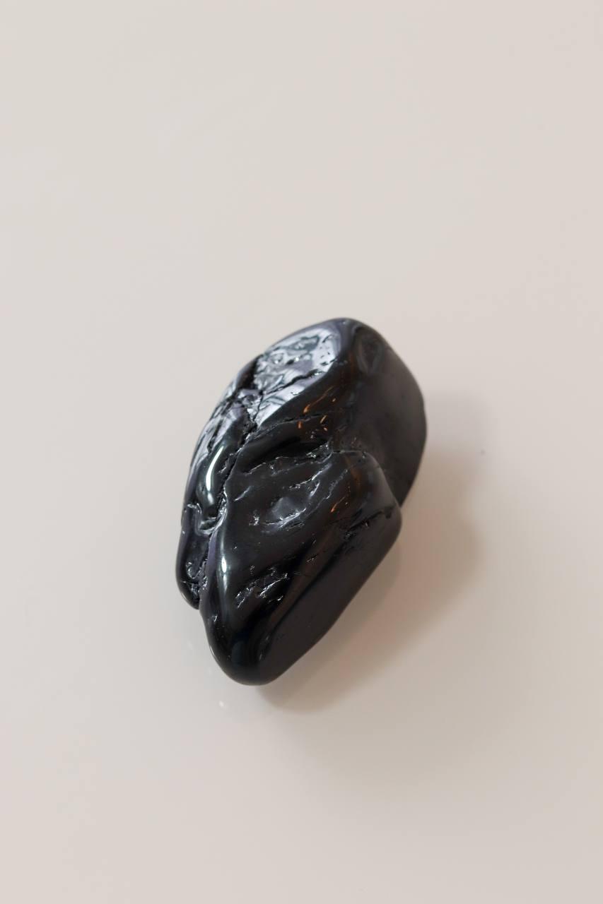 Pedra Turmalina Negra Rolada 50 a 62 Gramas Aprox.