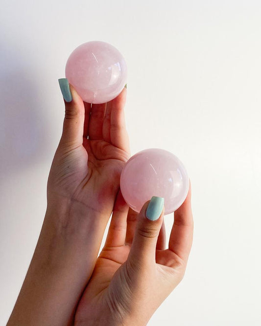 Bola Quartzo rosa 6,1 a 6,6 cm