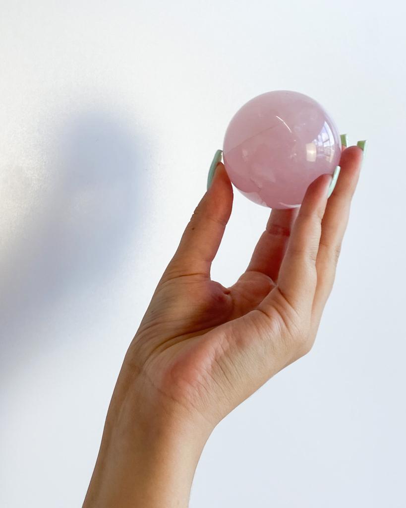 Bola Quartzo rosa 6,1 a 6,6 cm