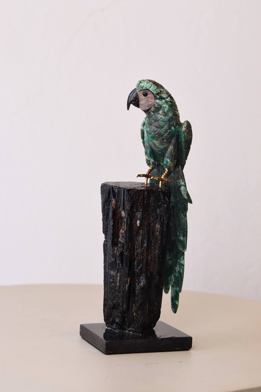 Escultura Arara Serpentinita Base Turmalina  - 21cm