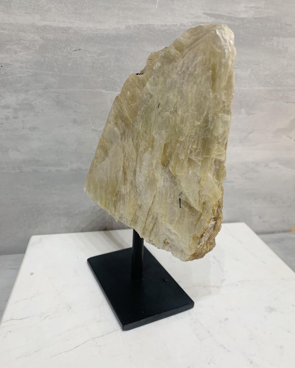 Mica bruta 1,606Kg aprox.