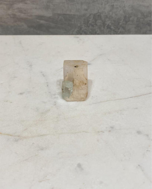 Pedra Água Marinha no Feldspato bruta 15 gramas aprox.
