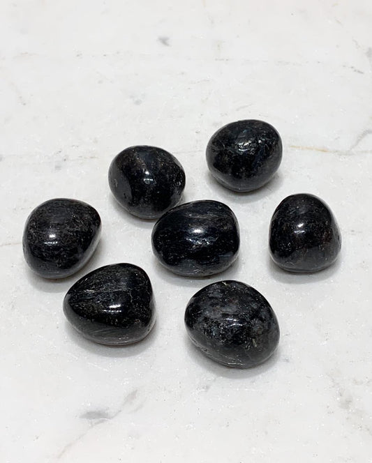 Pedra Arfvedsonita Rolada